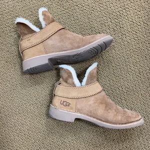Ugg mini winter boot - size 6.5